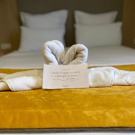 Hotel L'Univers Реймс Экстерьер фото