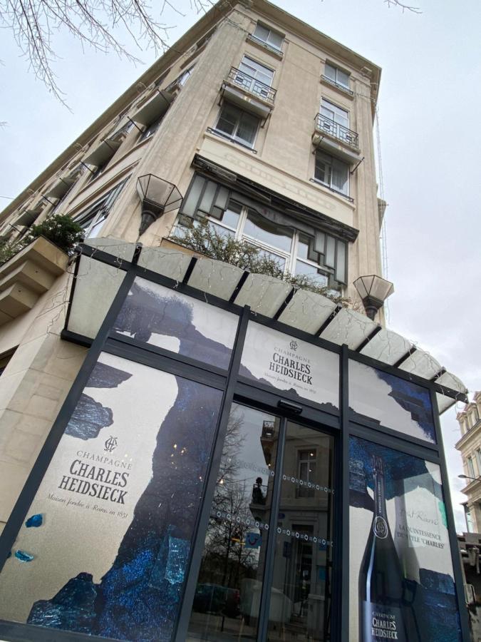 Hotel L'Univers Реймс Экстерьер фото