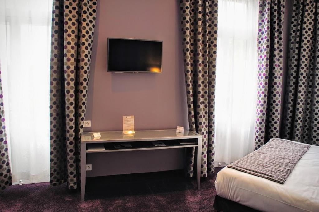 Hotel L'Univers Реймс Экстерьер фото