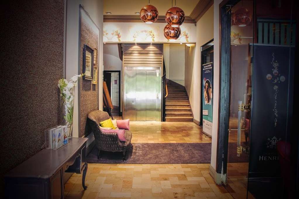 Hotel L'Univers Реймс Экстерьер фото